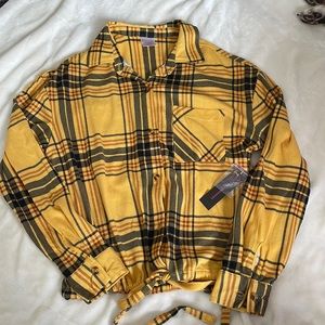 Yellow and Black Cropped Flannel, size: X-Small